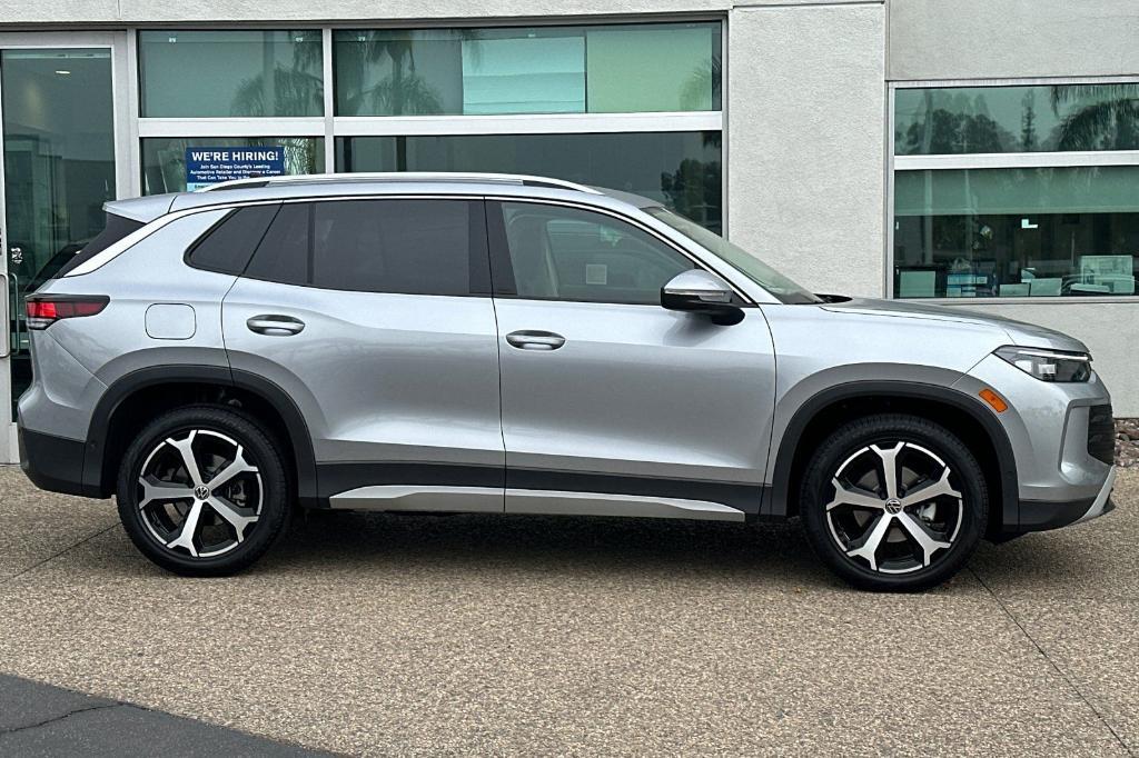 new 2025 Volkswagen Tiguan car, priced at $32,157