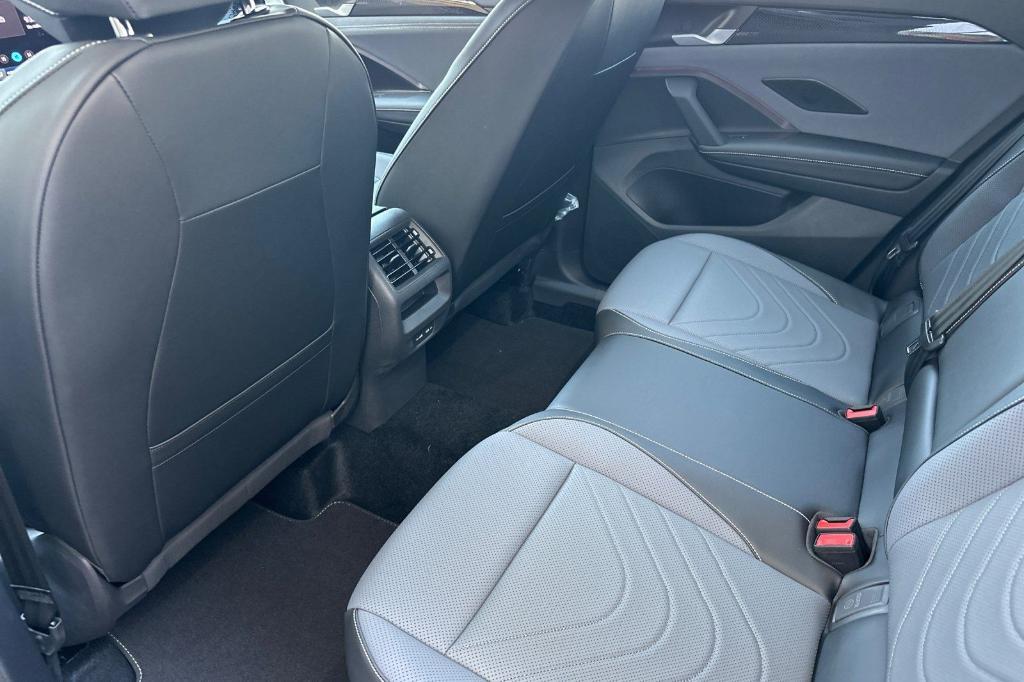 new 2025 Volkswagen Tiguan car, priced at $32,157