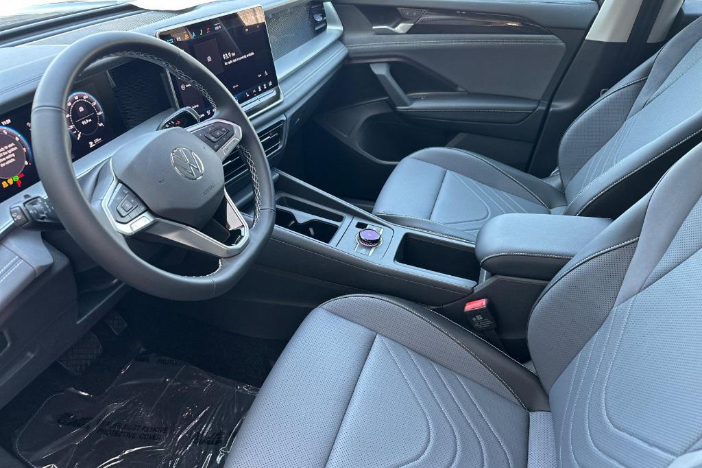 new 2025 Volkswagen Tiguan car, priced at $32,157