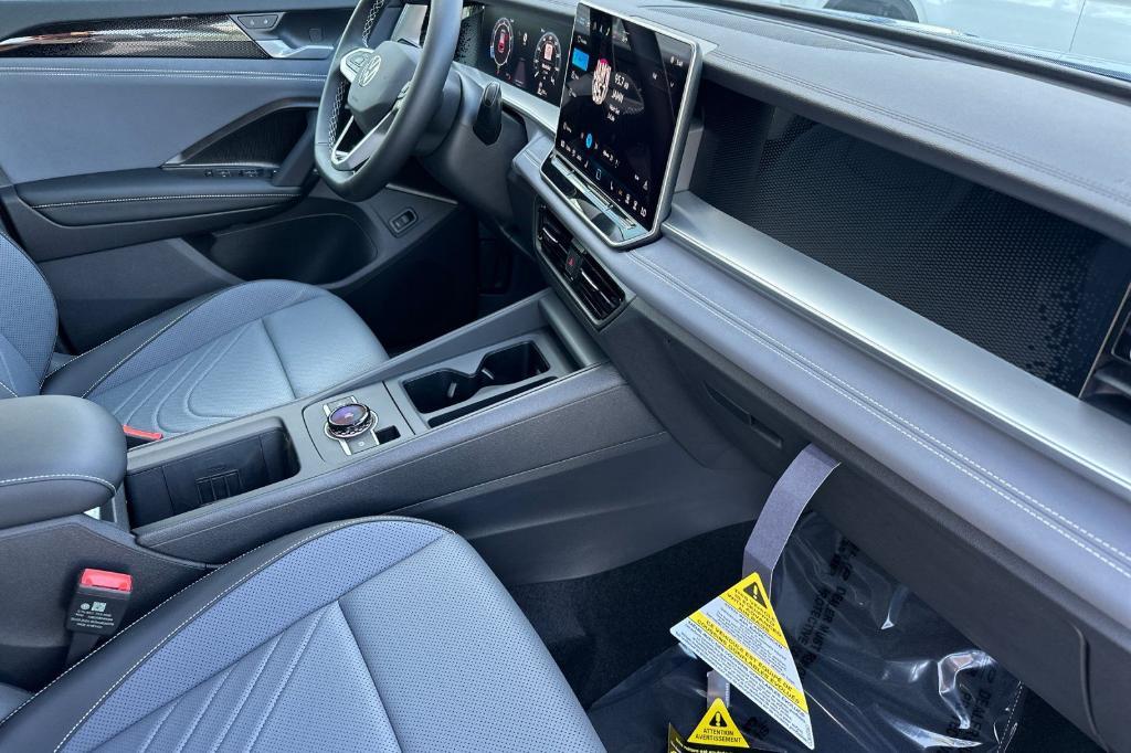 new 2025 Volkswagen Tiguan car, priced at $31,998