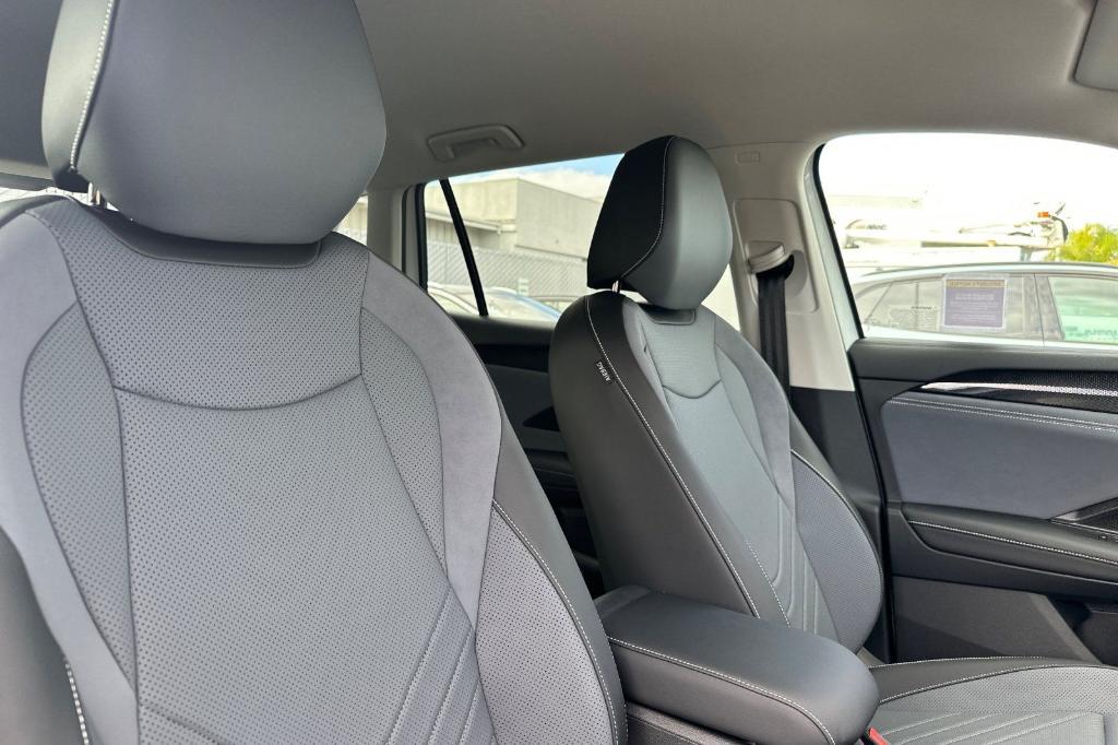 new 2025 Volkswagen Tiguan car, priced at $31,620