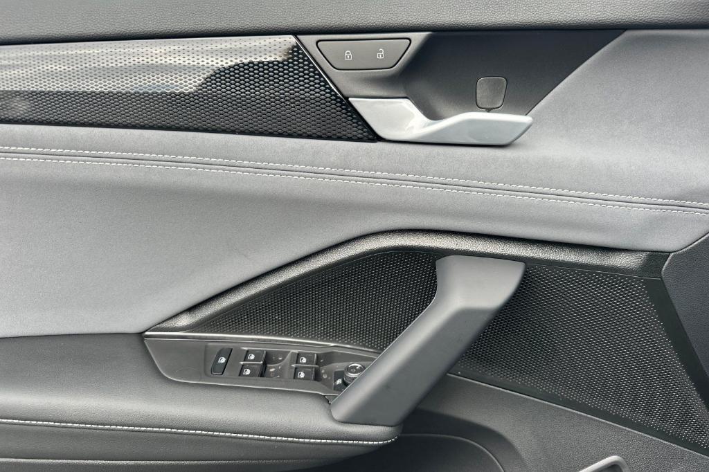 new 2025 Volkswagen Tiguan car, priced at $31,620