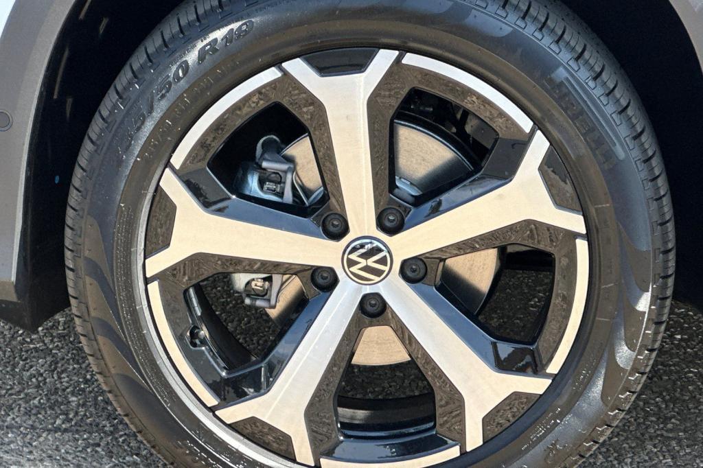 new 2025 Volkswagen Tiguan car, priced at $32,370