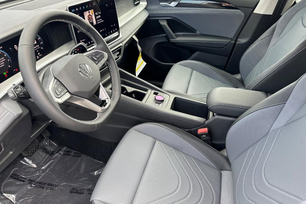 new 2025 Volkswagen Tiguan car, priced at $31,620