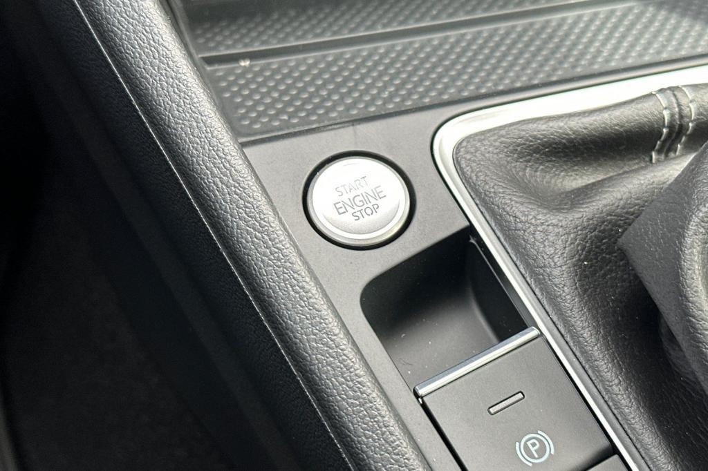 new 2025 Volkswagen Jetta car, priced at $25,854
