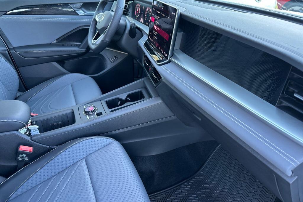 new 2025 Volkswagen Tiguan car, priced at $36,702