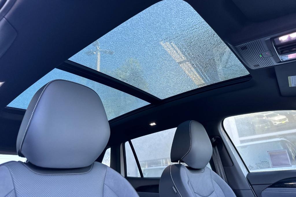 new 2025 Volkswagen Tiguan car, priced at $36,702