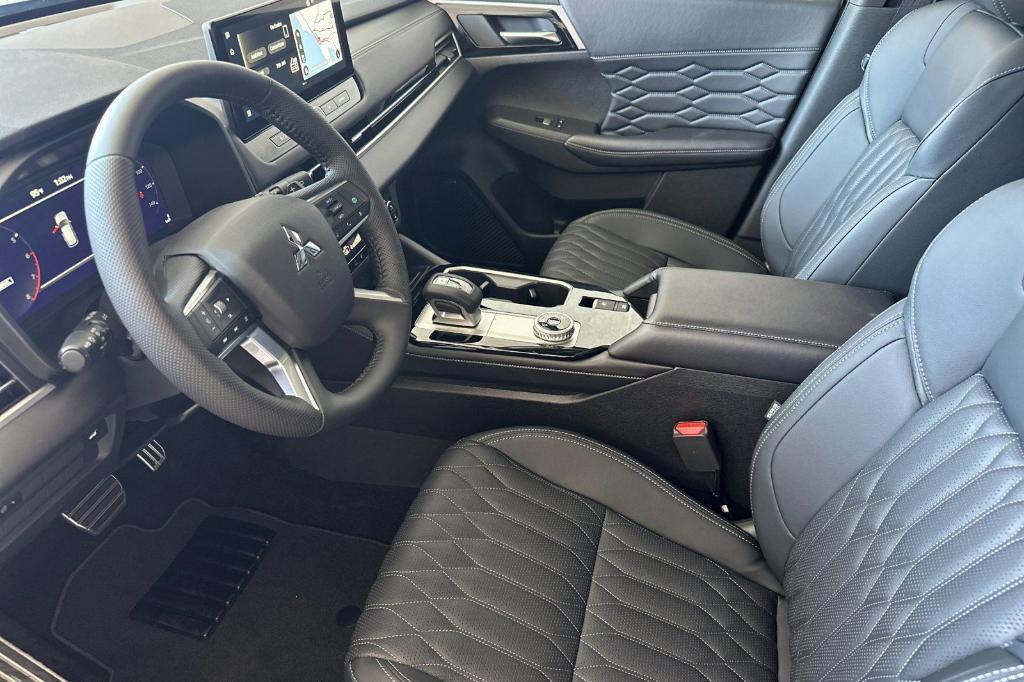 new 2025 Mitsubishi Outlander car, priced at $39,150