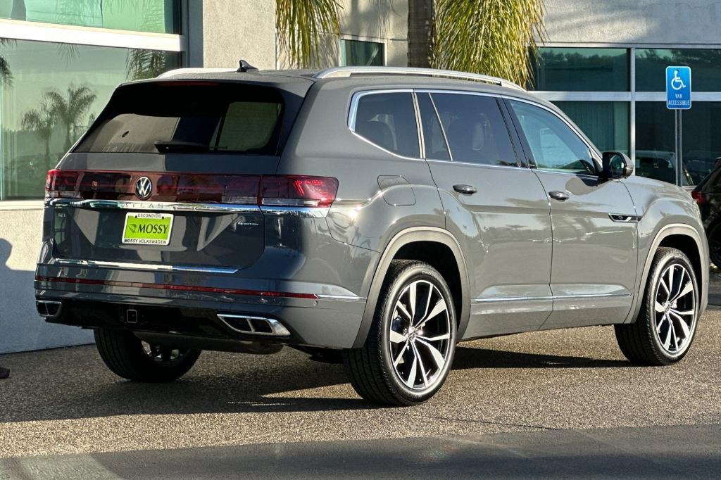 new 2025 Volkswagen Atlas car, priced at $52,683