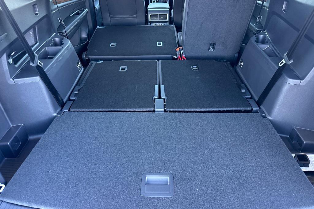 new 2026 Volkswagen Atlas car, priced at $46,133