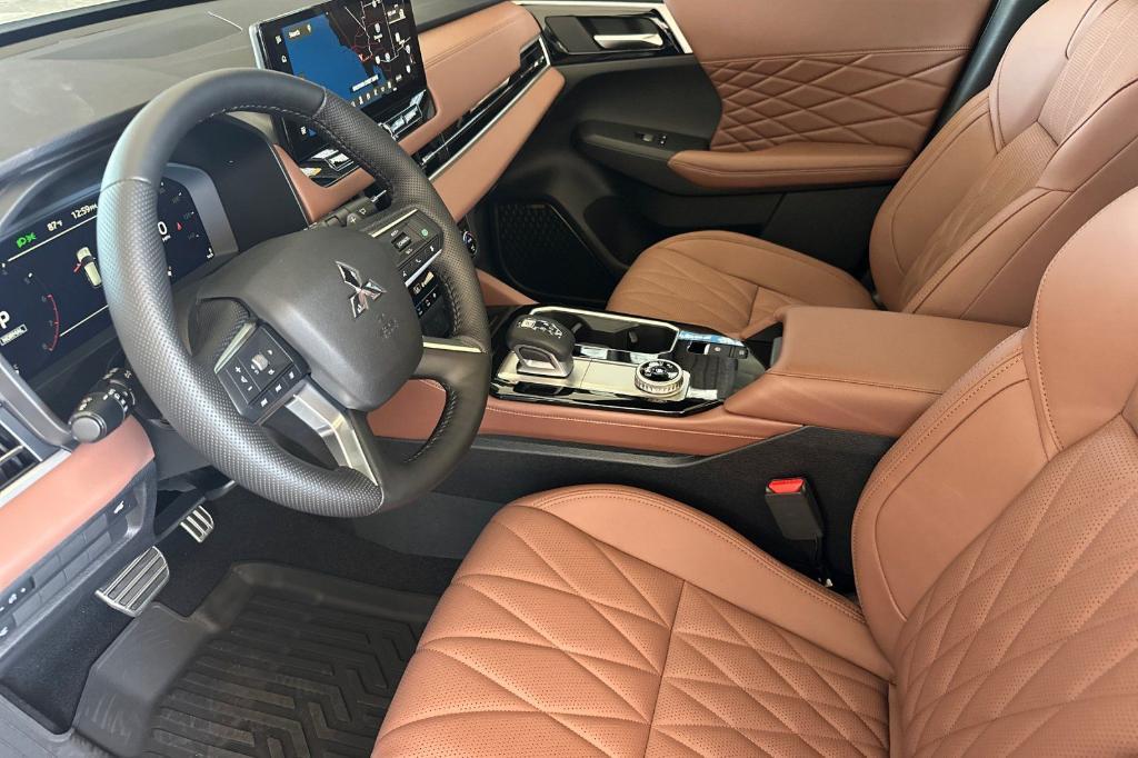 new 2025 Mitsubishi Outlander car, priced at $43,195