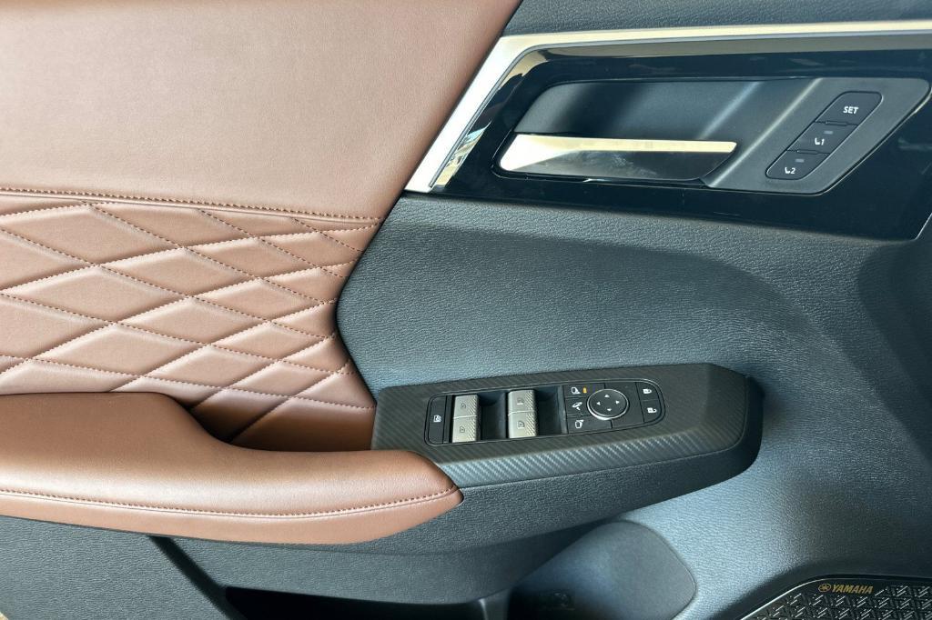 new 2025 Mitsubishi Outlander car, priced at $43,195