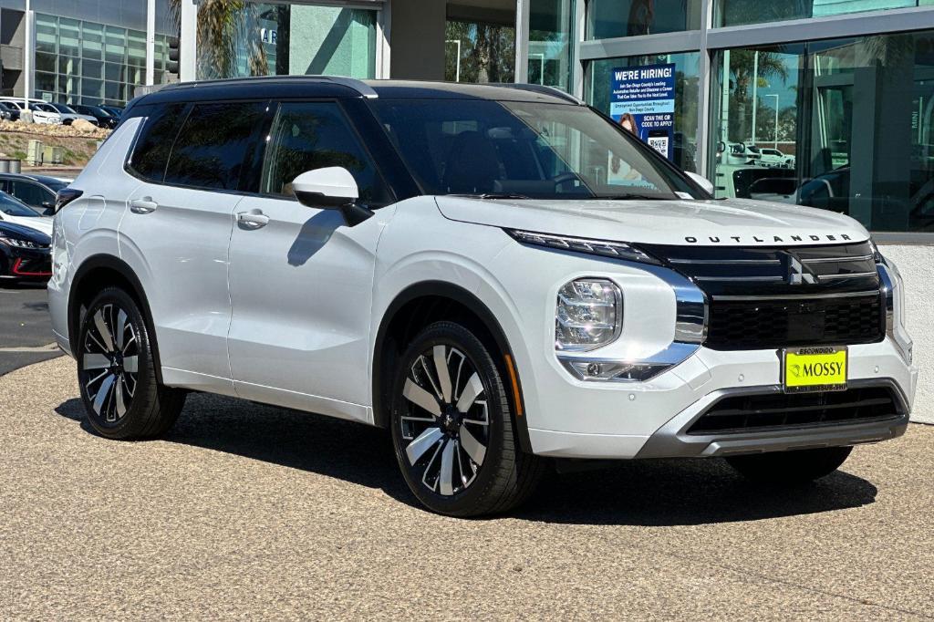 new 2025 Mitsubishi Outlander car, priced at $43,195