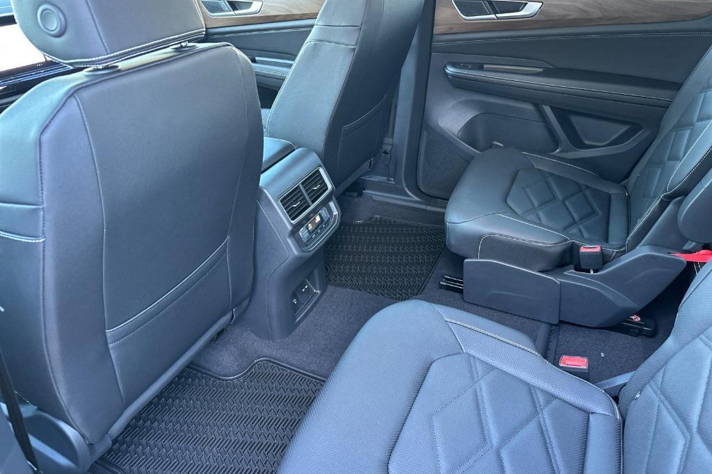 new 2026 Volkswagen Atlas car, priced at $46,063