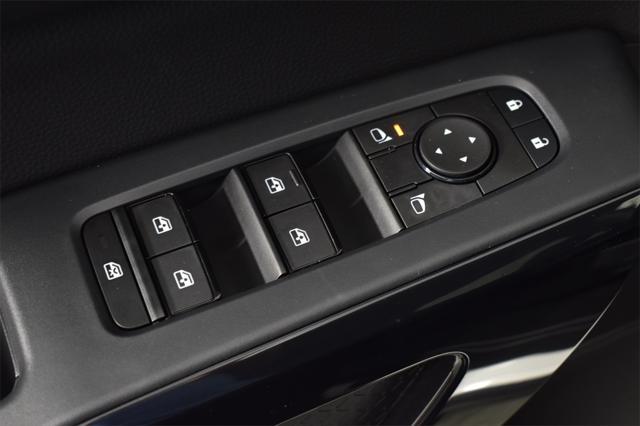new 2025 Nissan Pathfinder car, priced at $32,804