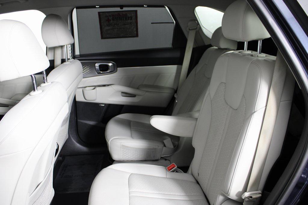 used 2023 Kia Sorento Hybrid car, priced at $31,987