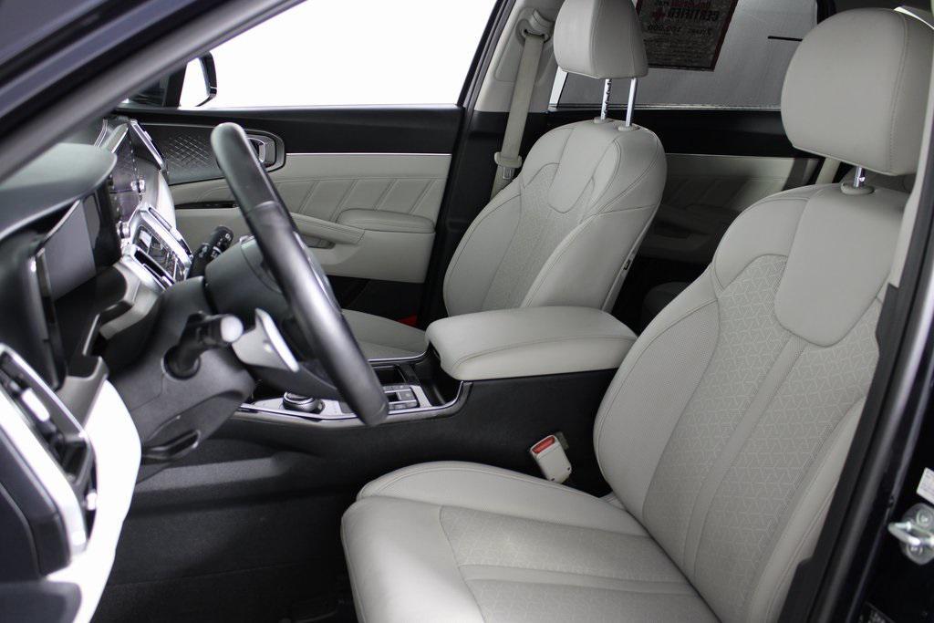 used 2023 Kia Sorento Hybrid car, priced at $31,987