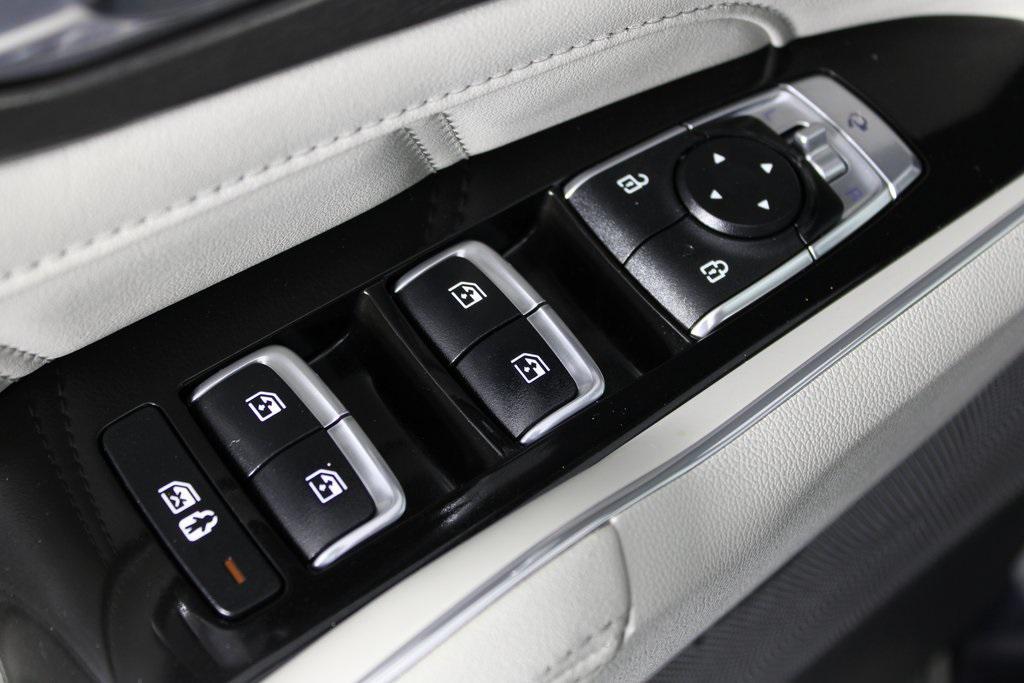 used 2023 Kia Sorento Hybrid car, priced at $31,987