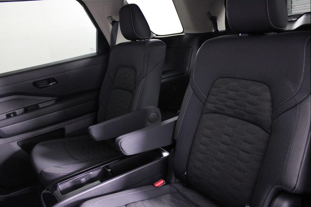 new 2025 Nissan Pathfinder car, priced at $35,638