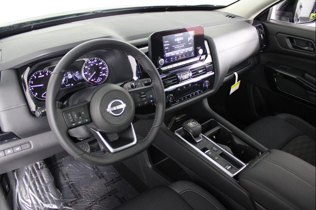 new 2025 Nissan Pathfinder car, priced at $35,638