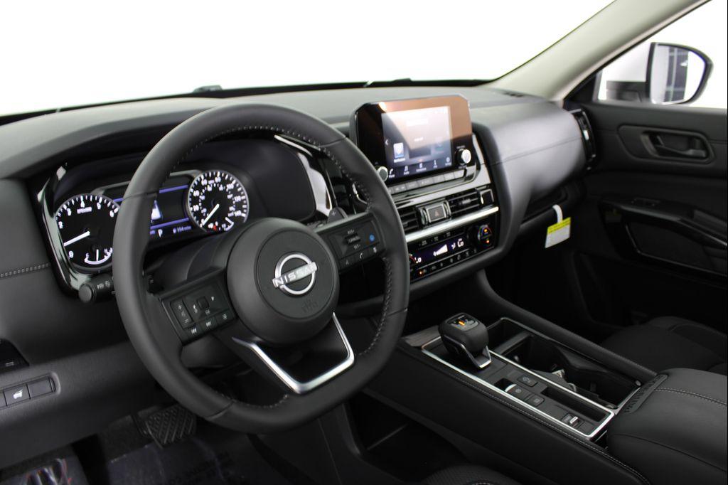 new 2025 Nissan Pathfinder car, priced at $40,005