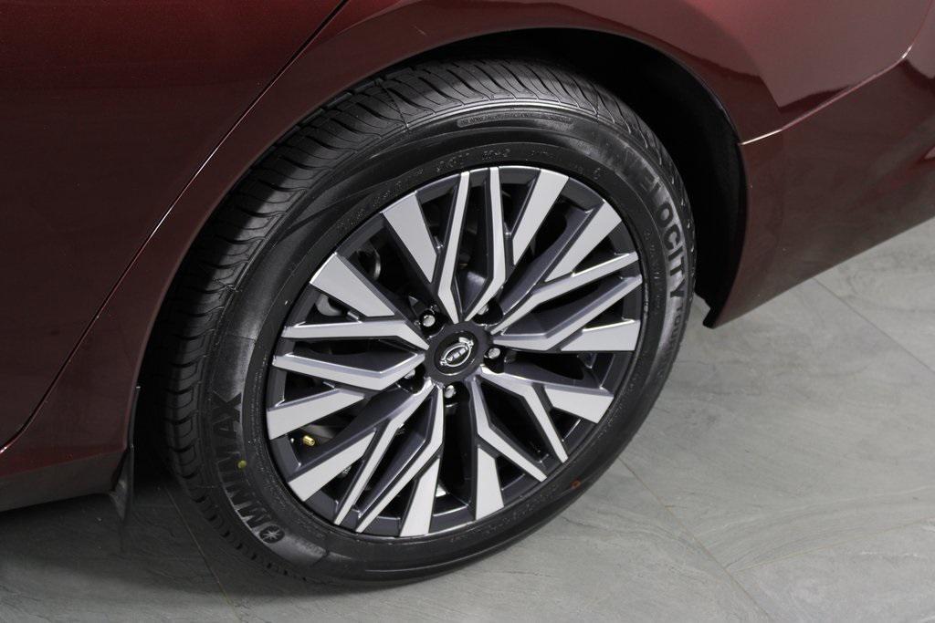 used 2023 Nissan Altima car, priced at $18,987