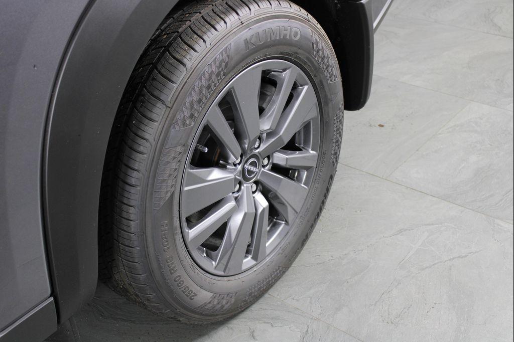 new 2025 Nissan Pathfinder car, priced at $32,921
