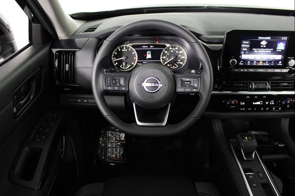 new 2025 Nissan Pathfinder car, priced at $32,921