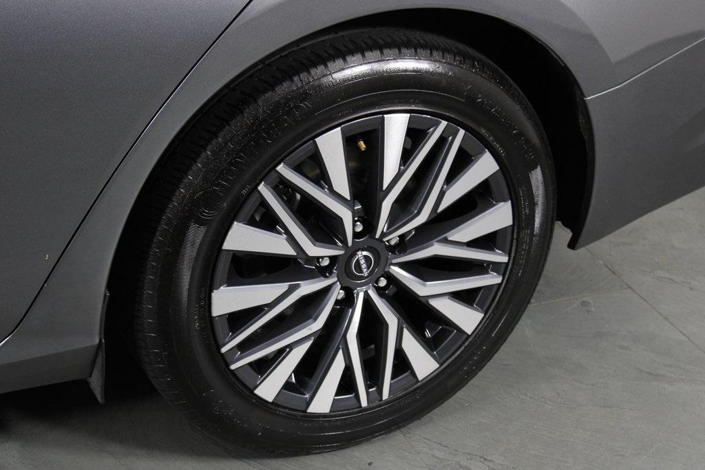 used 2023 Nissan Altima car, priced at $17,987
