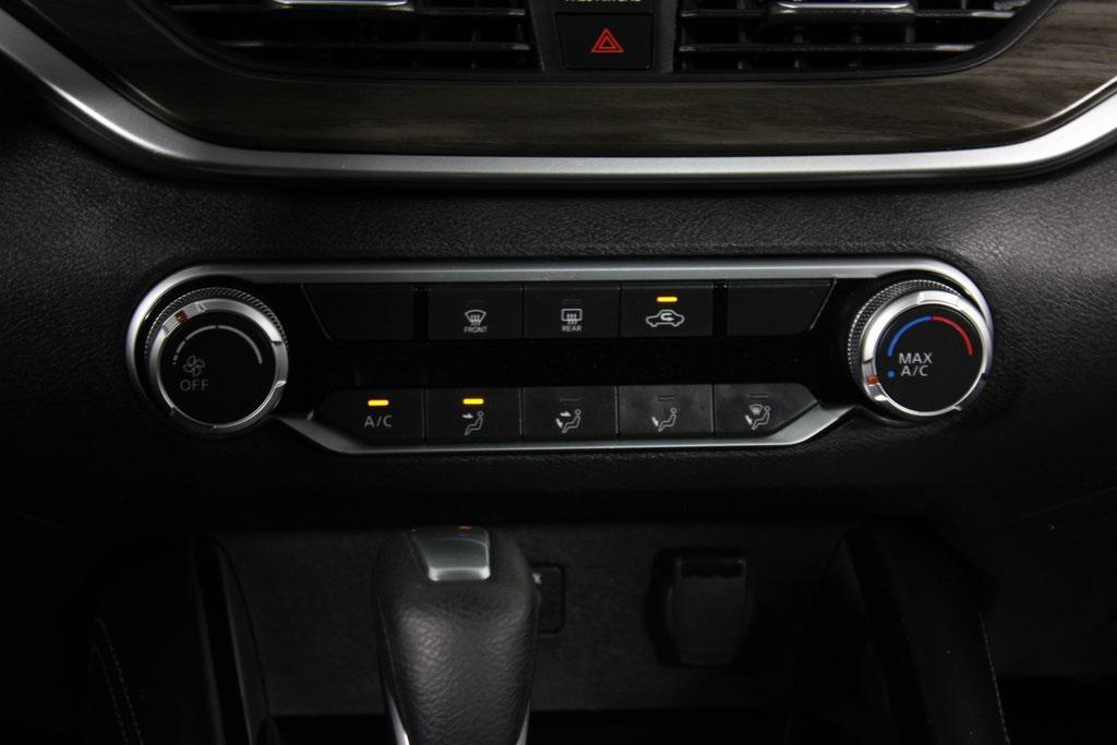 used 2023 Nissan Altima car, priced at $17,987