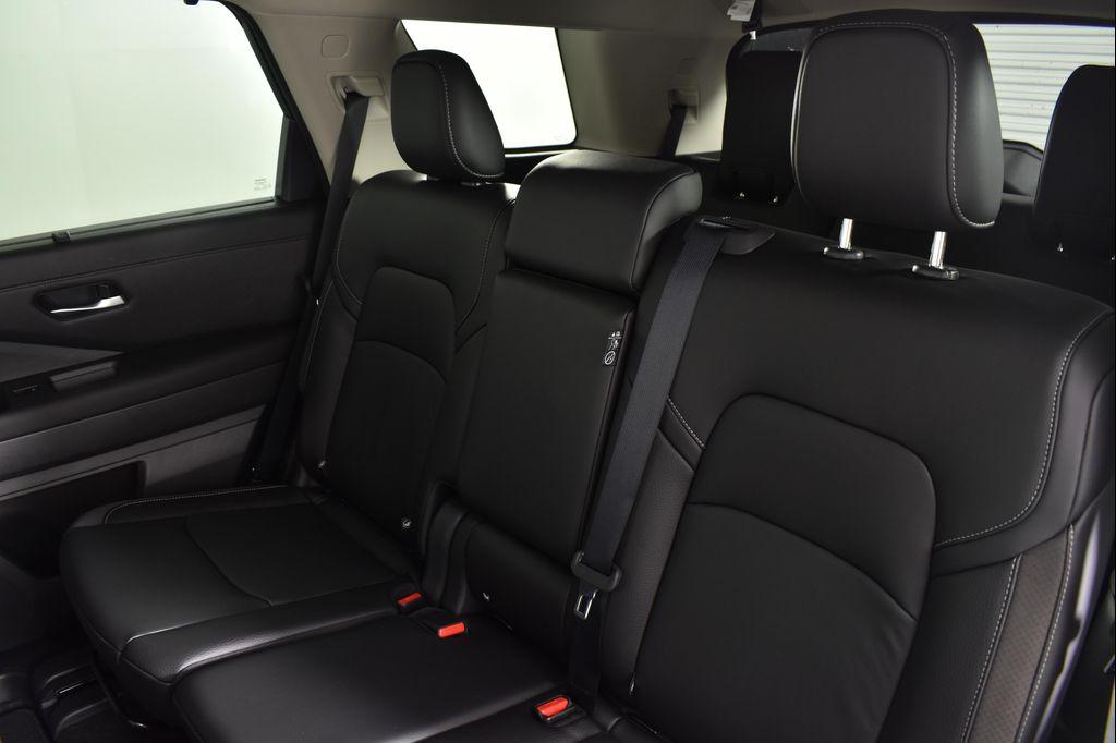 new 2025 Nissan Pathfinder car, priced at $35,434