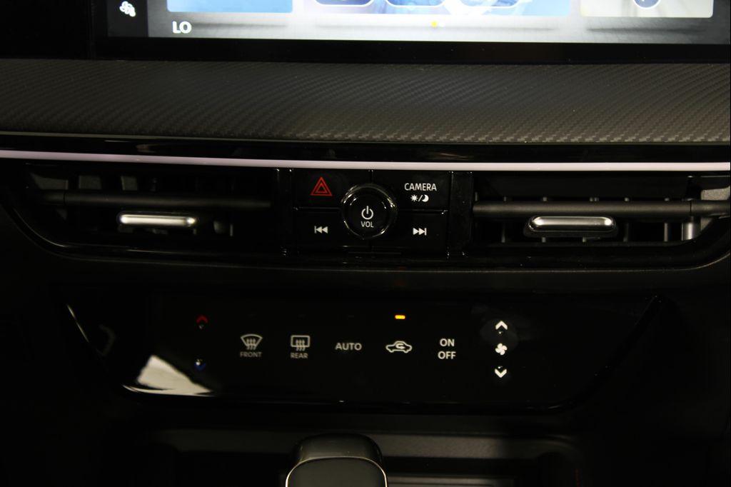 new 2025 Nissan Kicks car, priced at $25,952