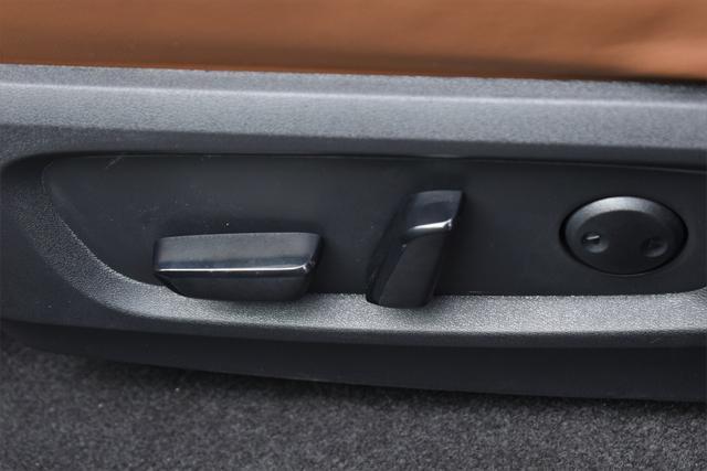 new 2025 Nissan Pathfinder car, priced at $45,542