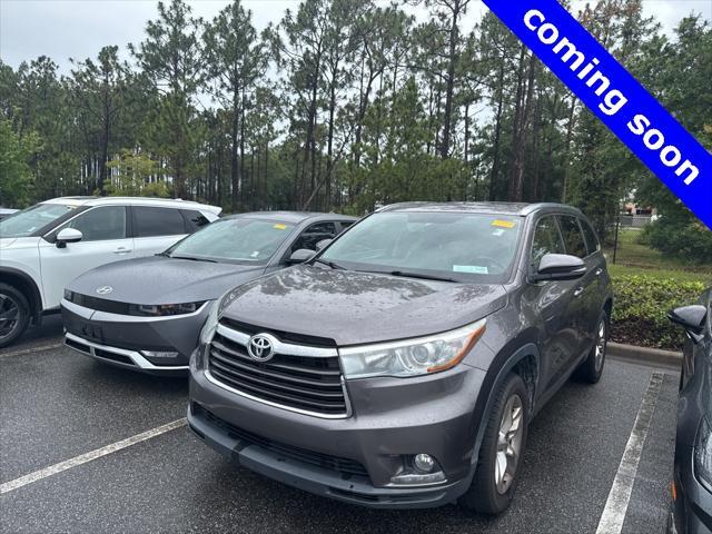 used 2014 Toyota Highlander car, priced at $15,794