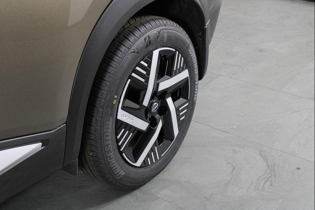 new 2025 Nissan Kicks car, priced at $23,821