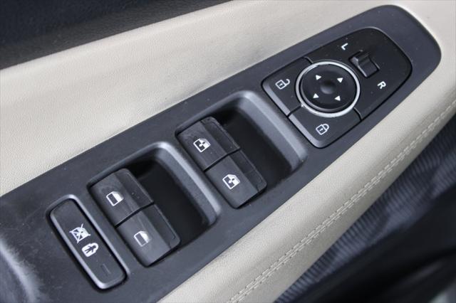 used 2019 Hyundai Santa Fe car, priced at $16,036