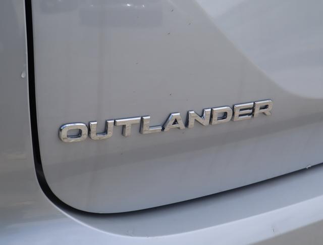 new 2024 Mitsubishi Outlander car, priced at $35,130