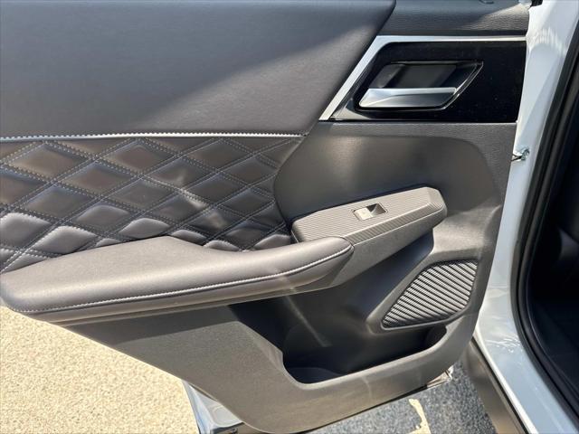 new 2025 Mitsubishi Outlander PHEV car, priced at $49,890