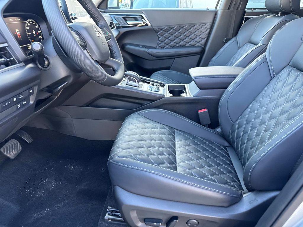 new 2025 Mitsubishi Outlander PHEV car, priced at $39,670