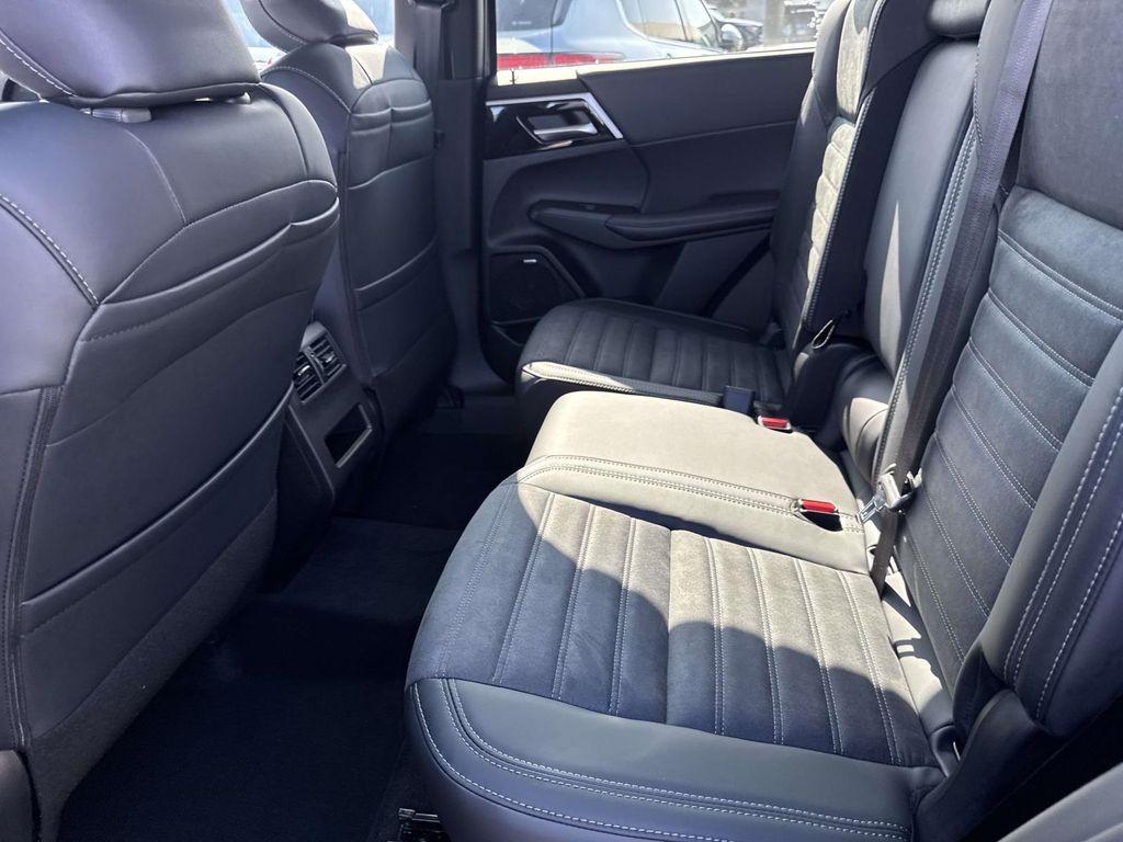 new 2025 Mitsubishi Outlander car, priced at $36,555