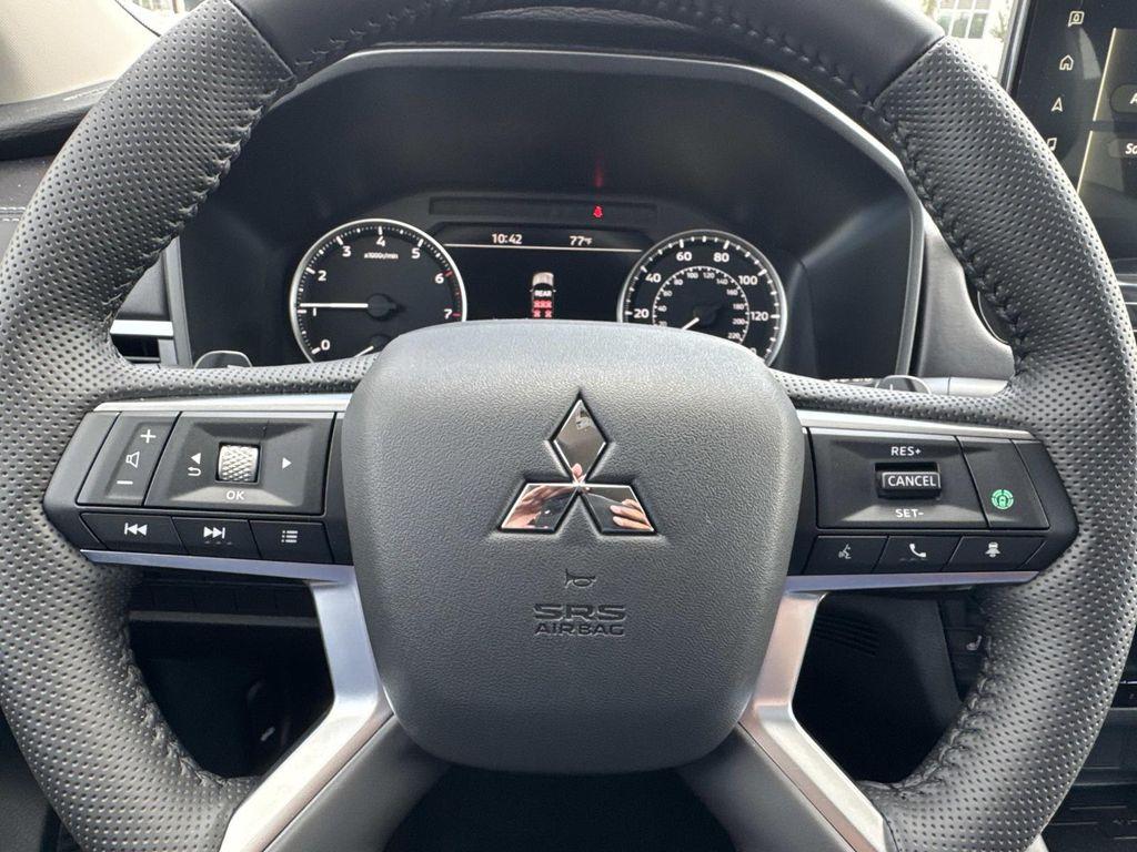 new 2025 Mitsubishi Outlander car, priced at $28,930