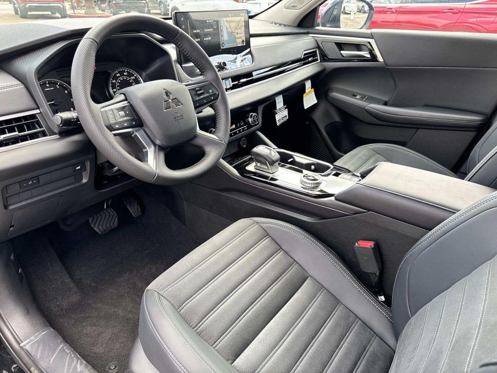 new 2025 Mitsubishi Outlander car, priced at $28,930