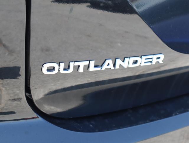 new 2024 Mitsubishi Outlander car, priced at $37,175