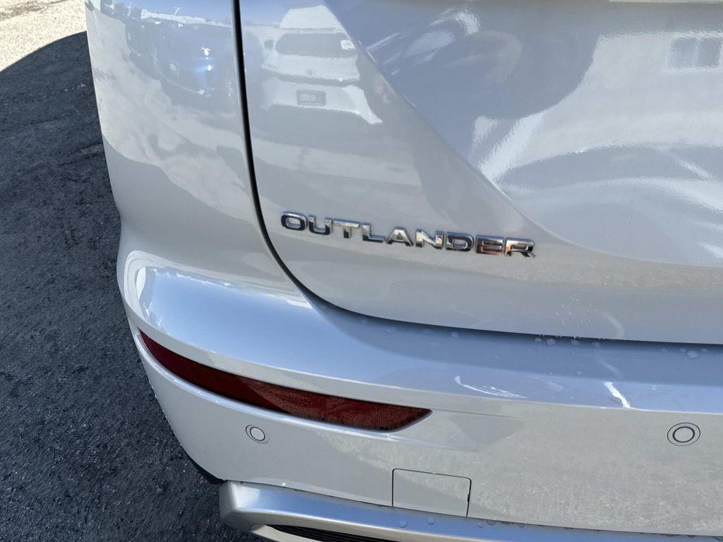 new 2025 Mitsubishi Outlander PHEV car, priced at $39,925