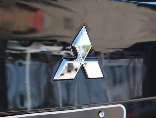 new 2024 Mitsubishi Outlander car, priced at $31,405