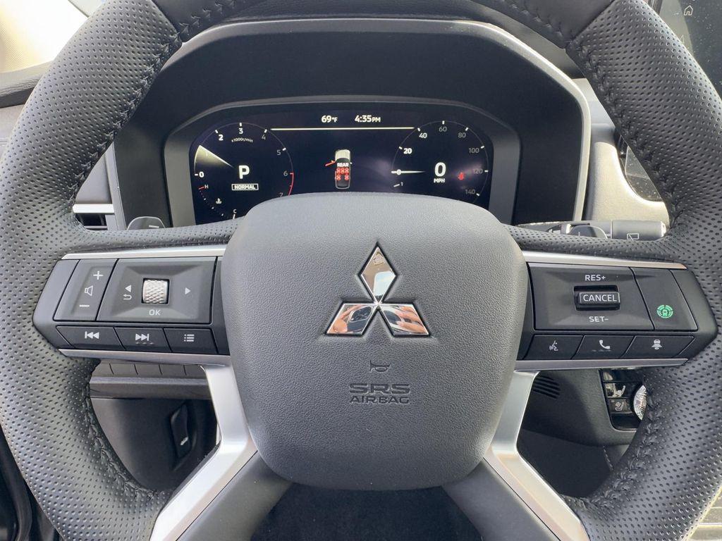 new 2025 Mitsubishi Outlander car, priced at $32,635