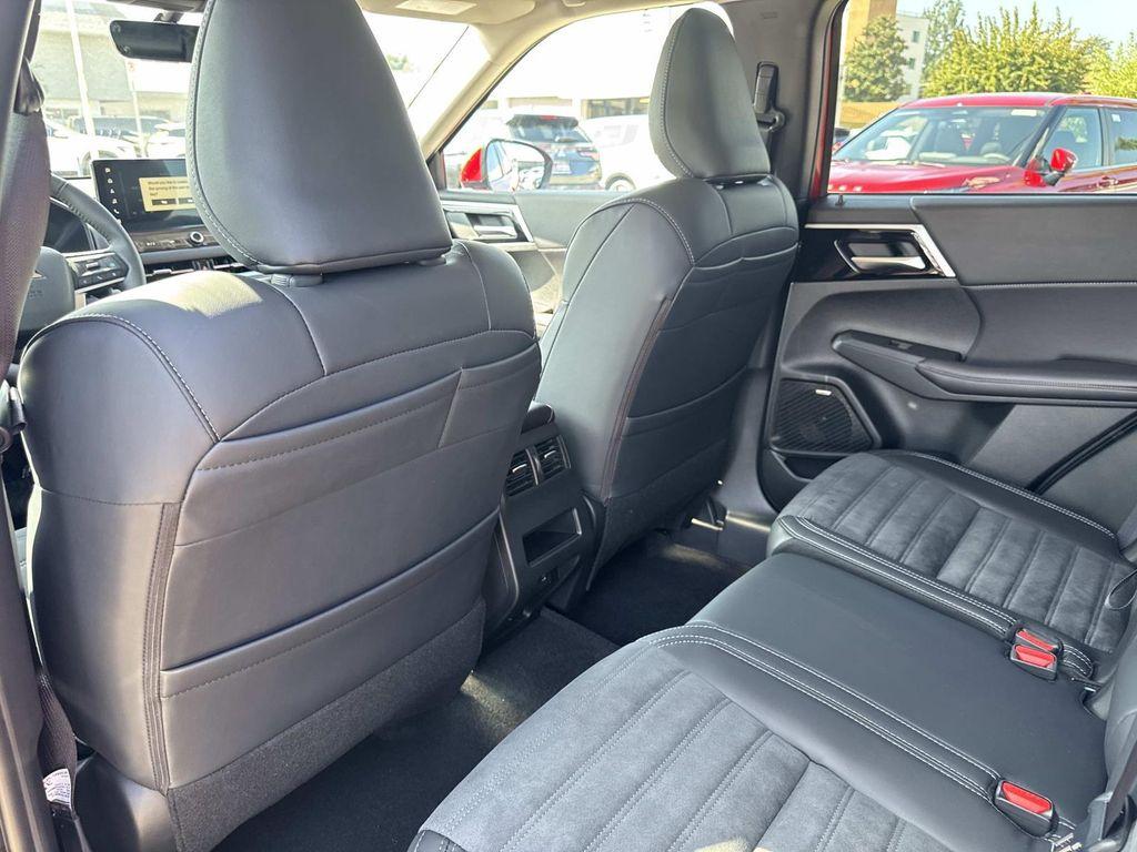 new 2025 Mitsubishi Outlander car, priced at $29,590