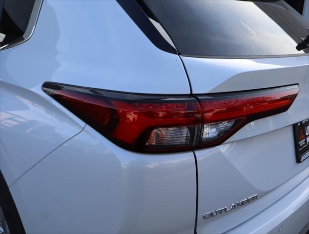 new 2024 Mitsubishi Outlander car, priced at $26,215