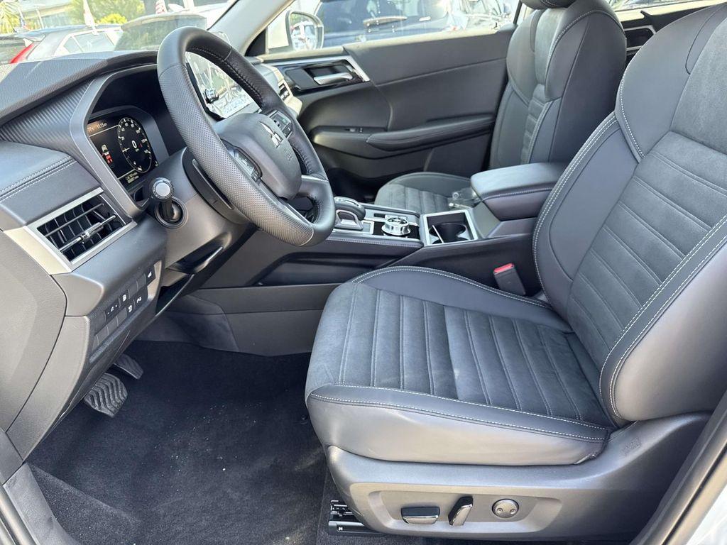 new 2025 Mitsubishi Outlander car, priced at $32,945
