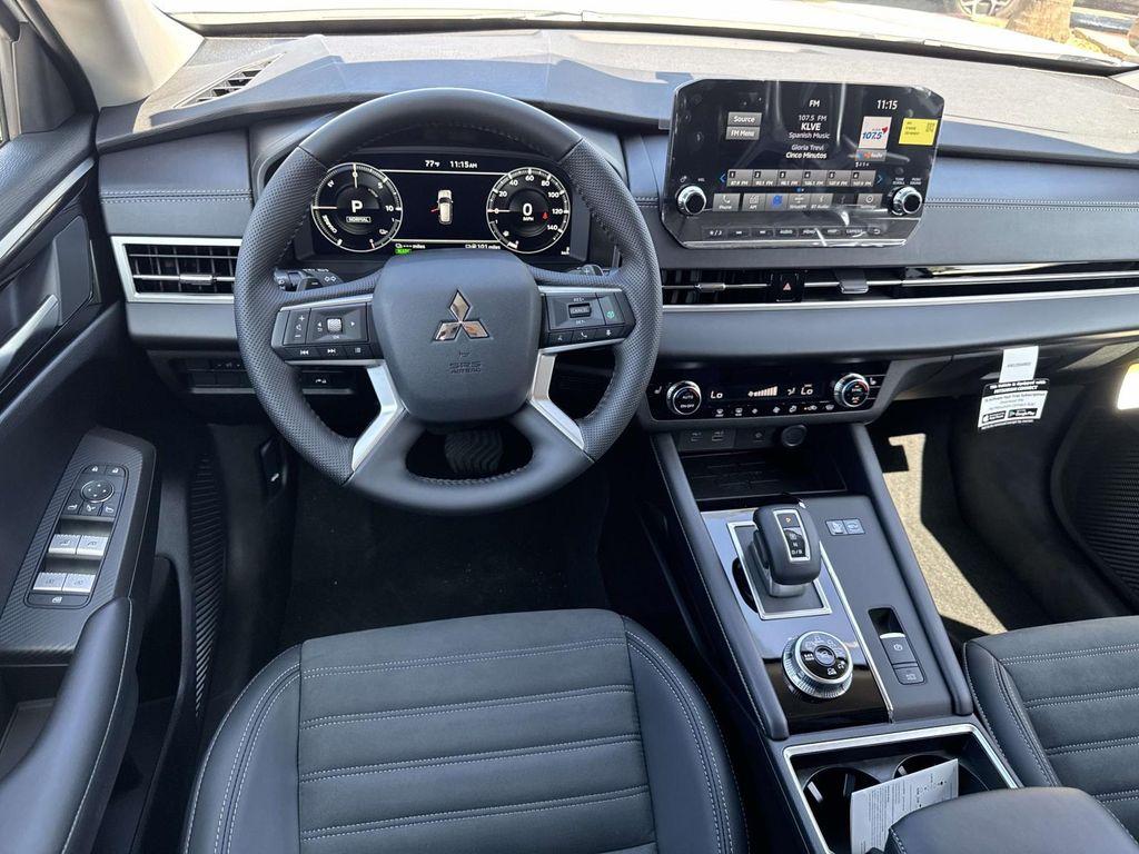 new 2025 Mitsubishi Outlander car, priced at $32,945